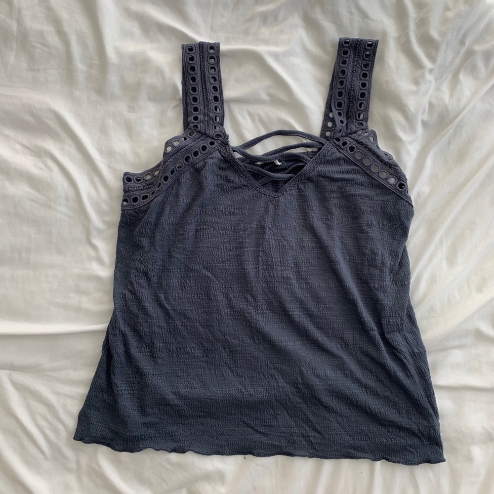 Crisscross front tank